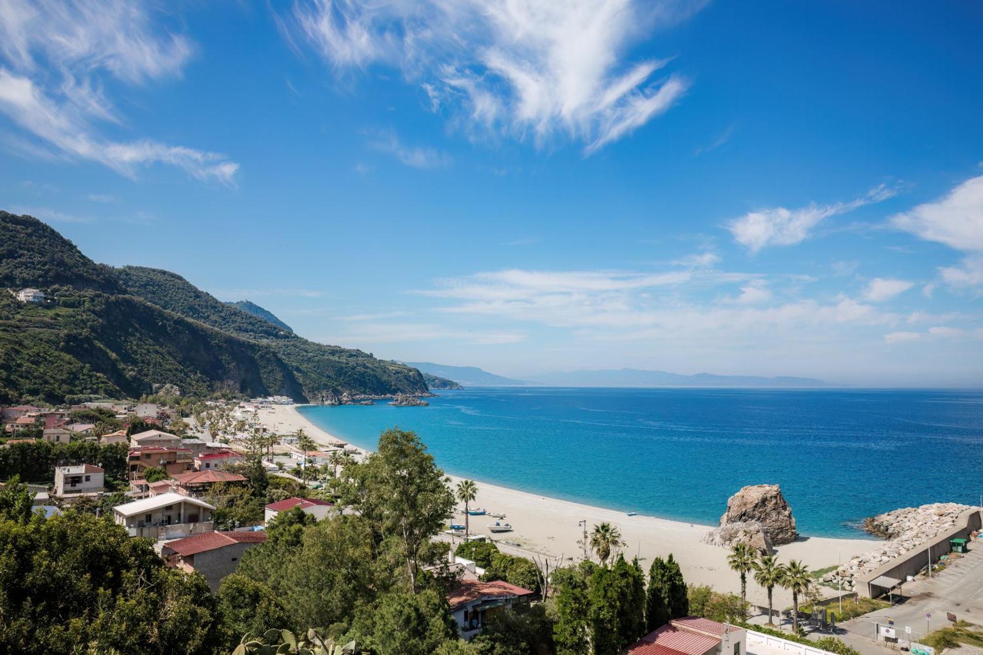 Апартаменти Sole Mare Джоя-Тауро Екстер'єр фото